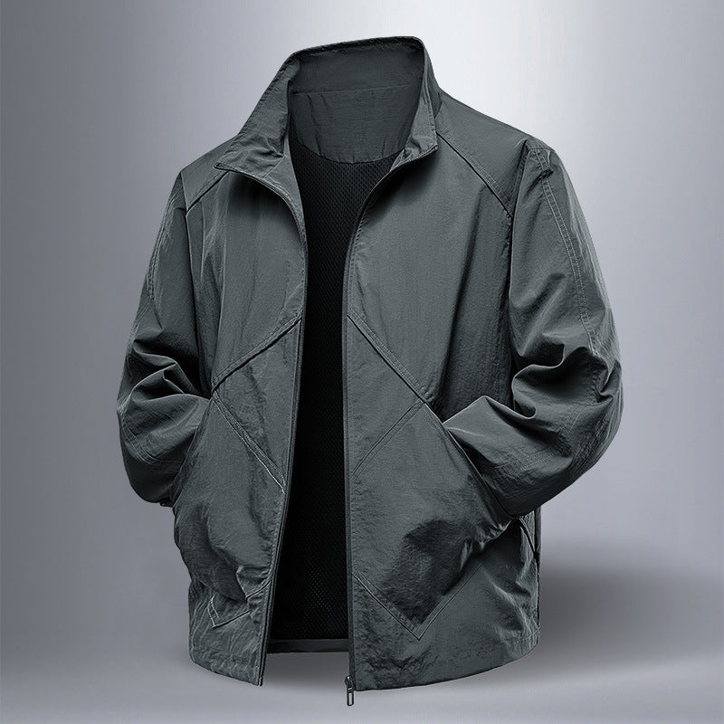 Herren Leichte technische Zip‑Jacke mit Stehkragen, Raglanärmeln & Utility‑Einsätzen Echo Archiv