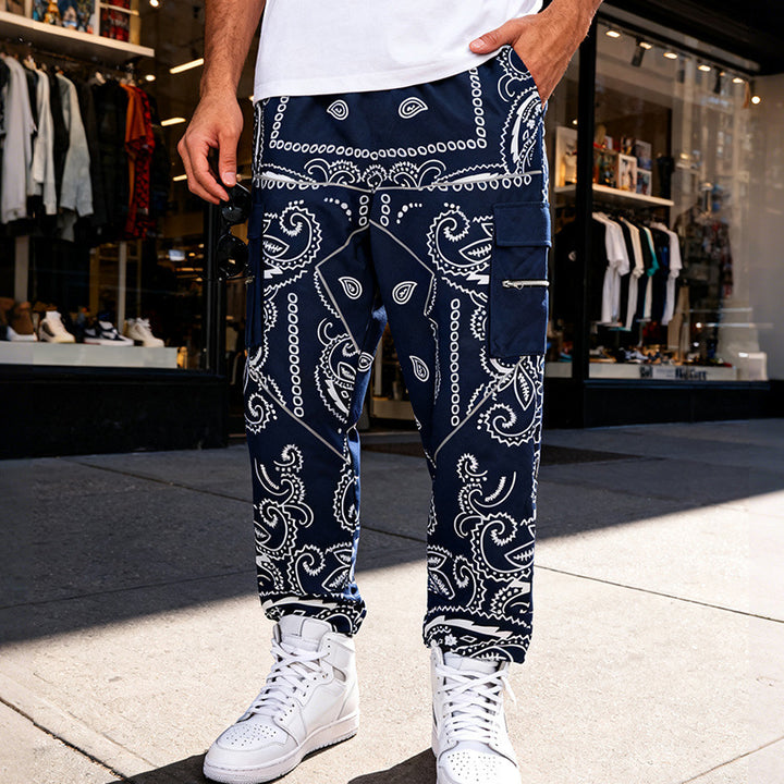 Herren Cargo-Jogginghose im Bandana-Print mit Cargo-Taschen & elastischem Bund – Bravaro
