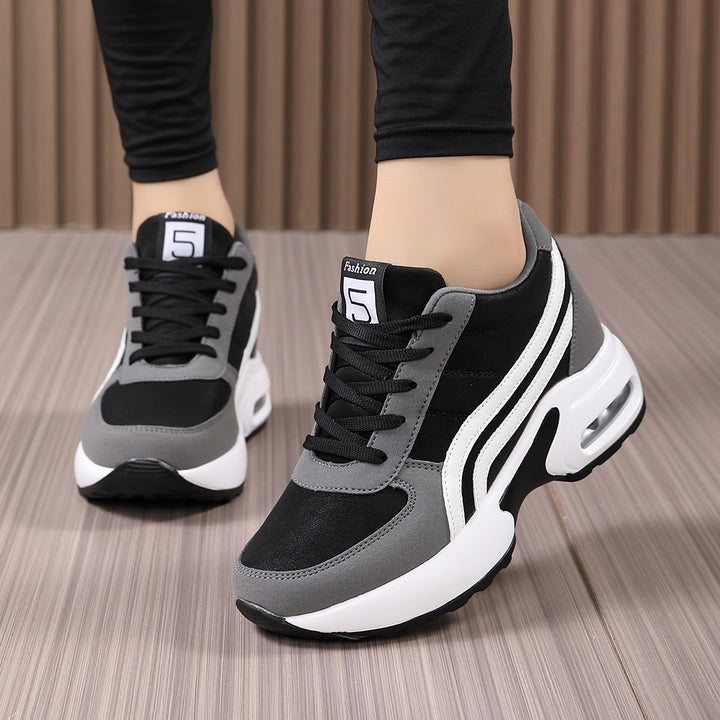 Damen nan Plateau-Sneaker mit sichtbarer Luftkammer, ergonomischer Keilsohle und gepolstertem Knöchelkragen Echo Archiv