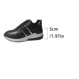 Damen Wedgesneaker mit mittelhohem Plateau, gepolstertem Komfortschaft und elastischem Seiteneinsatz Echoarchiv