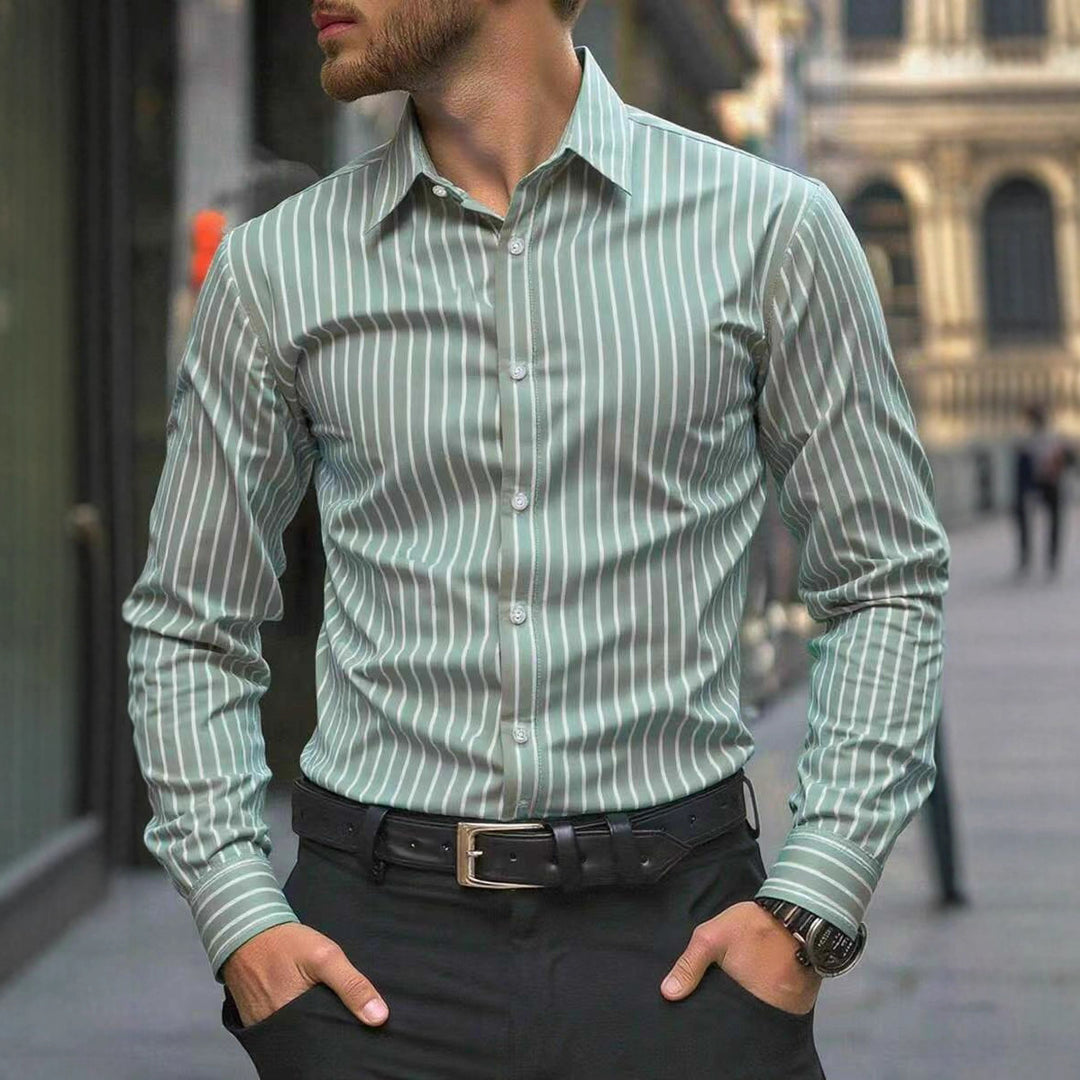 Herren Slim-Fit Hemd mit vertikalem Streifenmuster Echoarchiv
