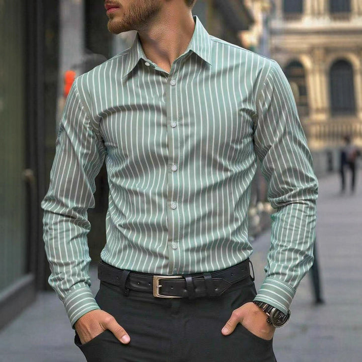 Herren Slim-Fit Hemd mit vertikalem Streifenmuster Echoarchiv