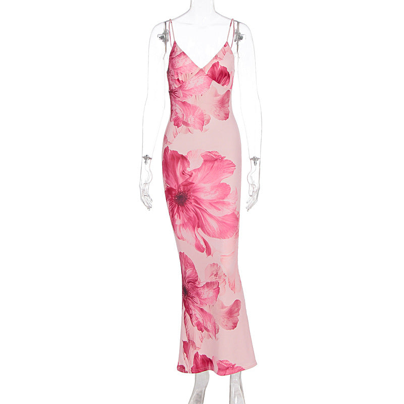 Damen Elegantes Blumenmaxikleid mit feinen Spaghettiträgern und figurbetontem Schnitt Echo Archiv