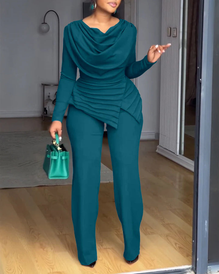 Damen Zweiteiliges Ensemble mit Wasserfall-Drapé-Oberteil, abgestuftem Peplum und gerader Bundfalten-Hose – Élanora