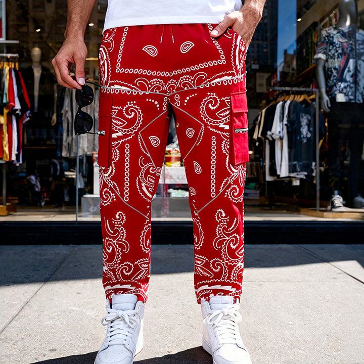 Herren Cargo-Jogginghose im Bandana-Print mit Cargo-Taschen & elastischem Bund – Bravaro