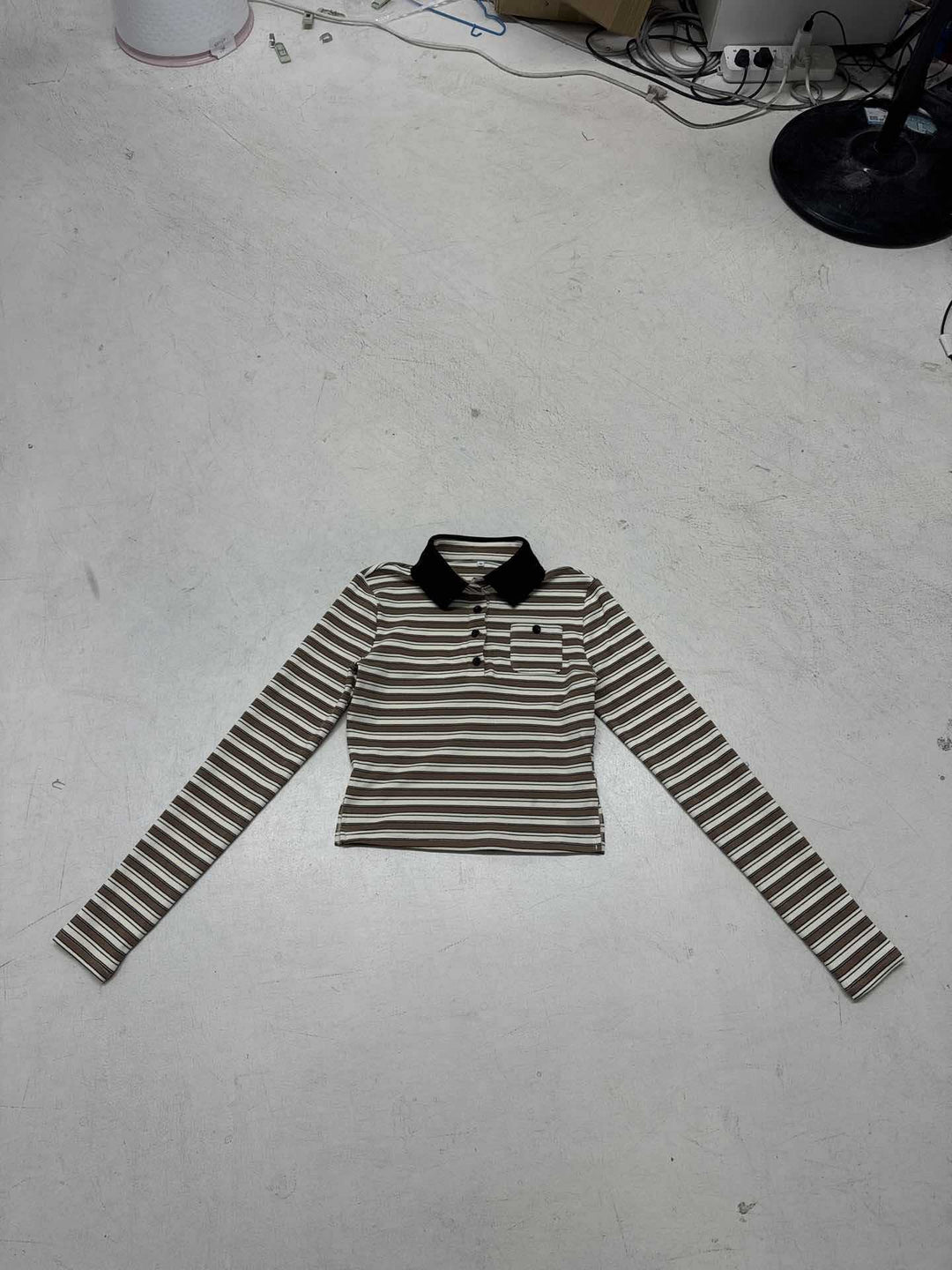 Damen nan gestreiftes Polo-Crop-Longsleeve mit kontrastkragen und Brusttasche Echo Archiv