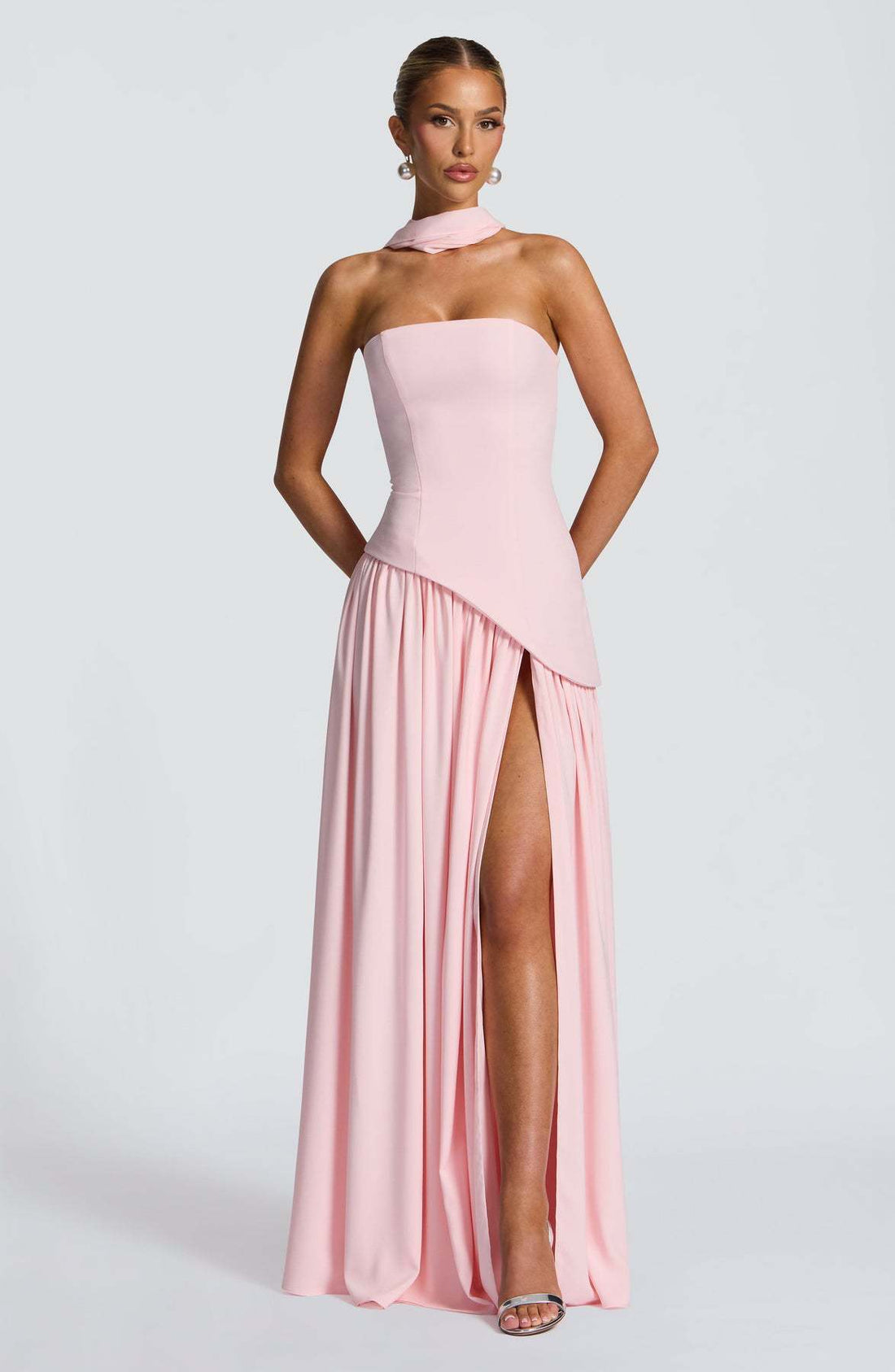 Damen Glamouröses Abendkleid mit schulterfreiem Design und exquisite Drapierung – Élara