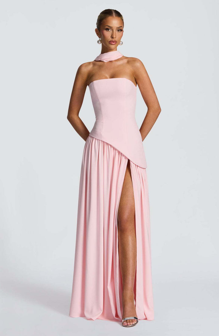 Damen Glamouröses Abendkleid mit schulterfreiem Design und exquisite Drapierung Echo Archiv