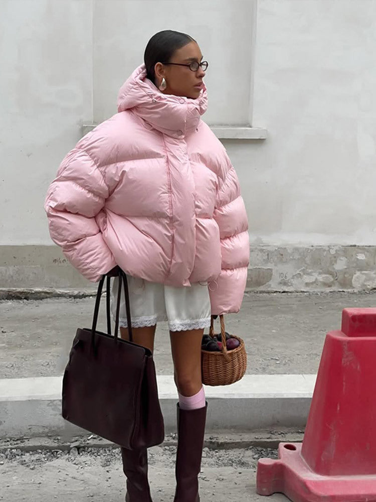 Damen kurze oversized Stepp-Daunenjacke mit Kapuze und hohem Stehkragen Echoarchiv