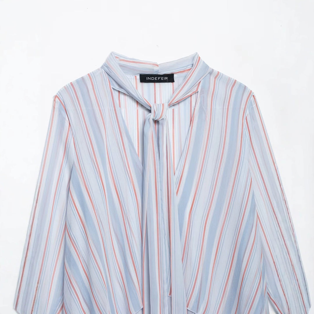 Damen Gestreifte Seidenoptik-Bluse mit Schalkragen, Bindeschleife und Volantärmeln Echoarchiv
