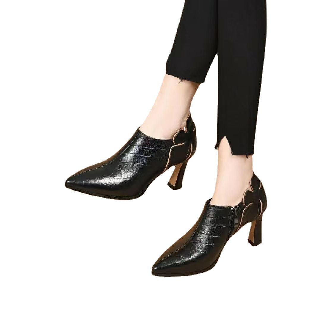 Damen nan spitz zulaufende Ankleboots mit Kroko-Prägung, seitlichem Reißverschluss und geschwungenem Blockabsatz Echo Archiv