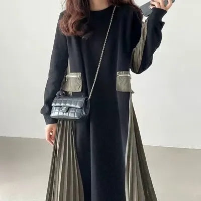 Damen Langes Oversize-Sweatkleid mit Rundhalsausschnitt, plissierten Seiteneinsätzen und Eingrifftaschen – Valéora