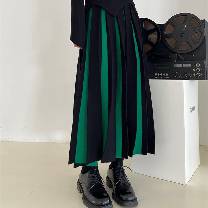 Damen Eleganter Plissee-Rock mit kontrastierenden Streifen Echo Archiv