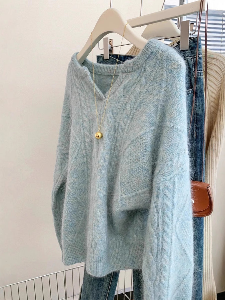 Damen Oversize Mohair-Optik Zopfmusterpullover mit V‑Ausschnitt und überschnittener Schulter Echoarchiv