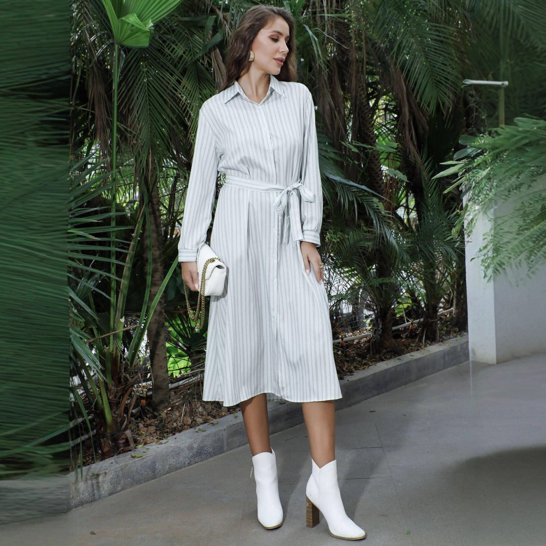 Damen Hemdblusenkleid mit Taillengürtel und hohem Beinschlitz Echoarchiv