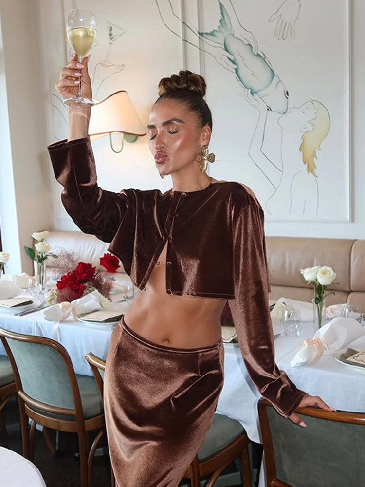 Damen Samt-Cropped-Set mit geknöpftem Kurzcardigan & tailliertem Midirock Echoarchiv