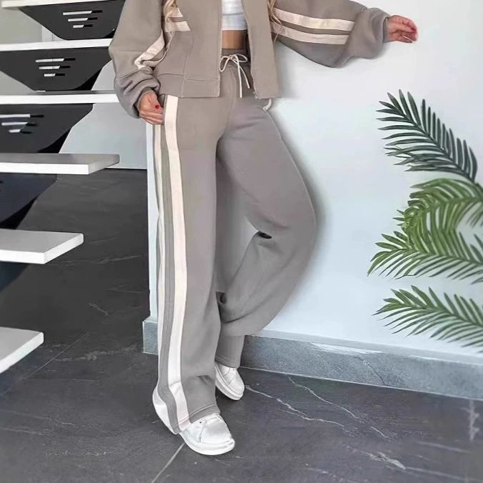 Damen nan athletisches Zweiteiler-Set aus French Terry mit Reißverschluss Cropped Jacke und weitem Highwaist Jogger Echo Archiv