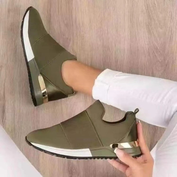 Damen Keil-Sneaker mit elastischem Schlupfdesign und metallischer Fersenkappe Echo Archiv