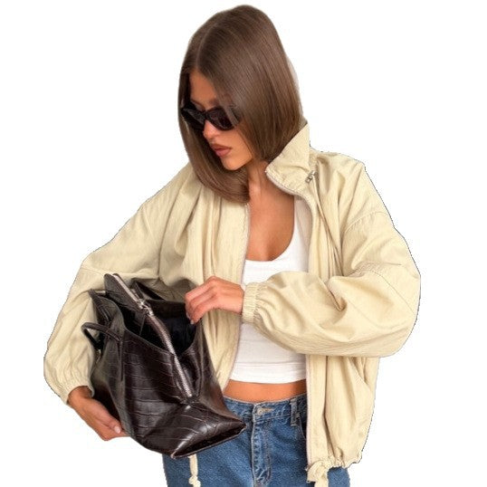 Damen Oversize Windjacke mit hohem Stehkragen, Tunnelzug-Schulterpasse und Ballonärmeln Echoarchiv