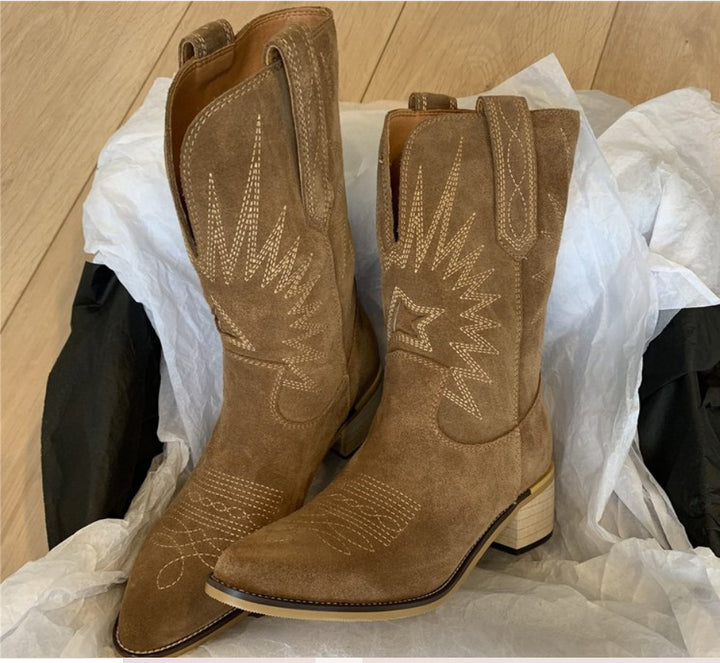 Damen nan Wildleder Westernstiefel mit spitzer Kappe und mittelhohem Blockabsatz Echo Archiv