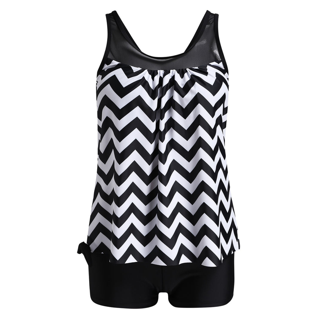 Damen Sportliches Strandoutfit mit modischer Raffung Echo Archiv