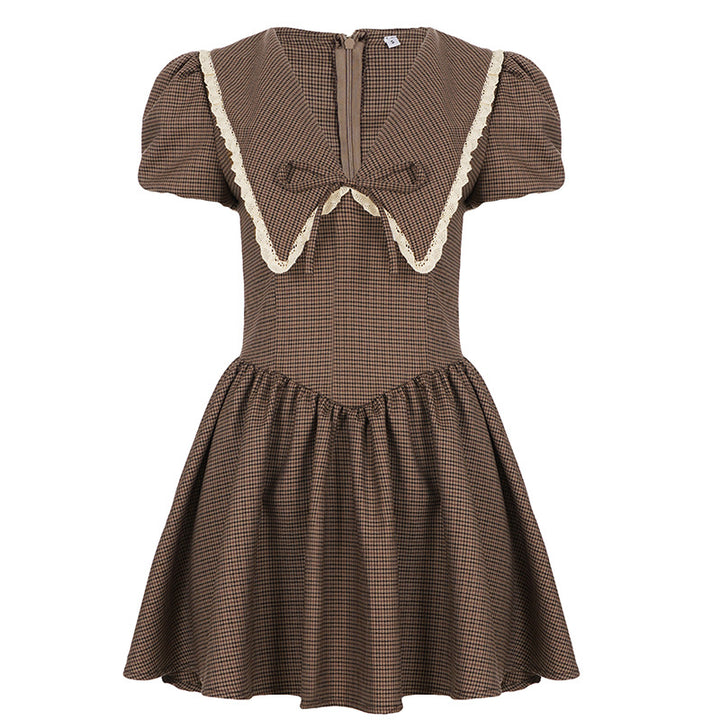Damen Kleid mit elegantem Kragen und Rüschendetails Echo Archiv