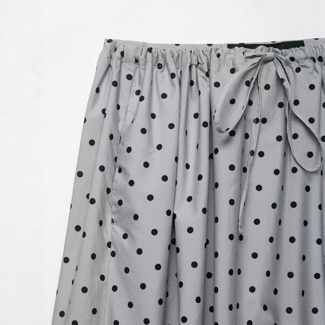 Damen Midirock mit elastischem Bund, Plissee‑Optik und Polka‑Dot‑Muster Echoarchiv