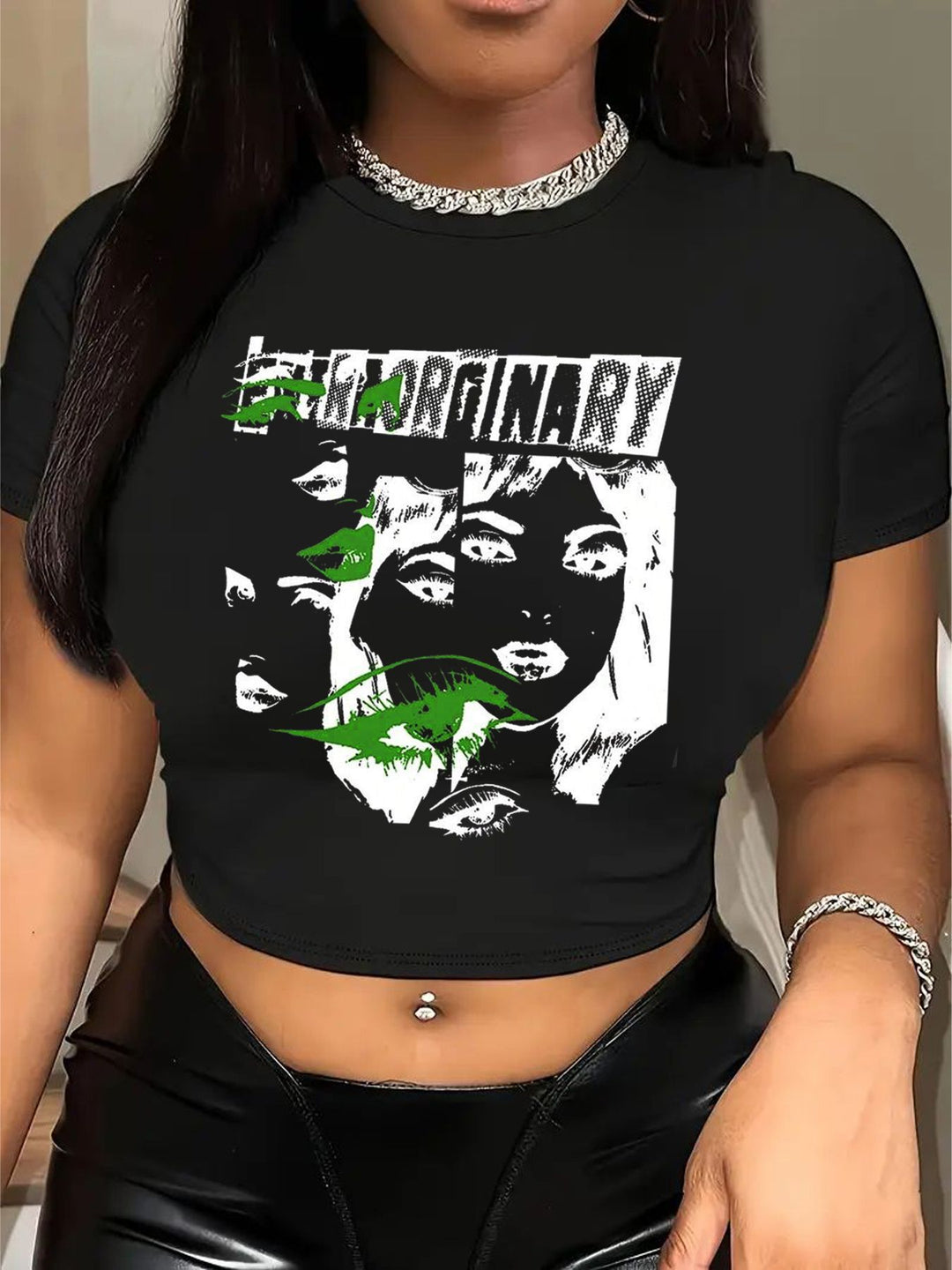 Damen T-Shirt mit verspieltem Katzenmotiv und zarten Flügeln Echo Archiv