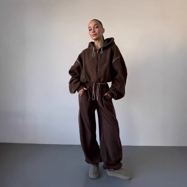 Damen gekürztes Zip-Hoodie mit Tunnelzug und hochgeschnittener weiter Fleece-Loungehose – Auréline