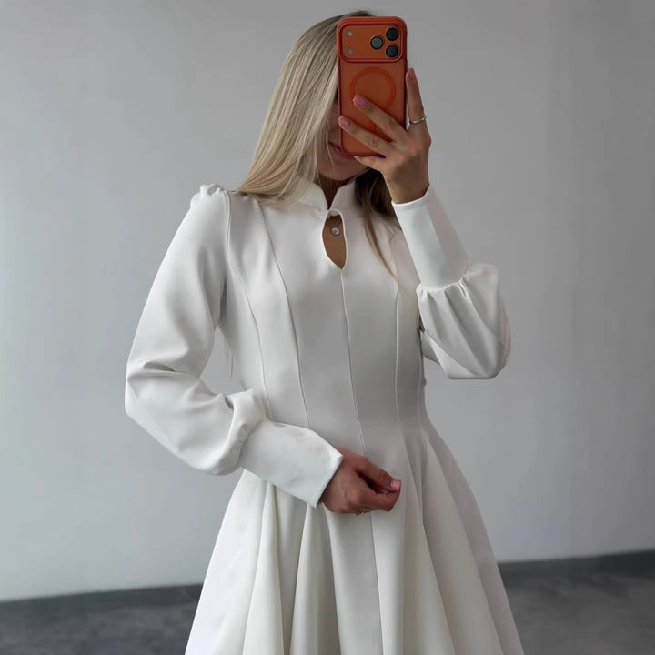 Damen A-Linien Minikleid mit Stehkragen, Schlitzdetail und Ballonärmeln Echoarchiv