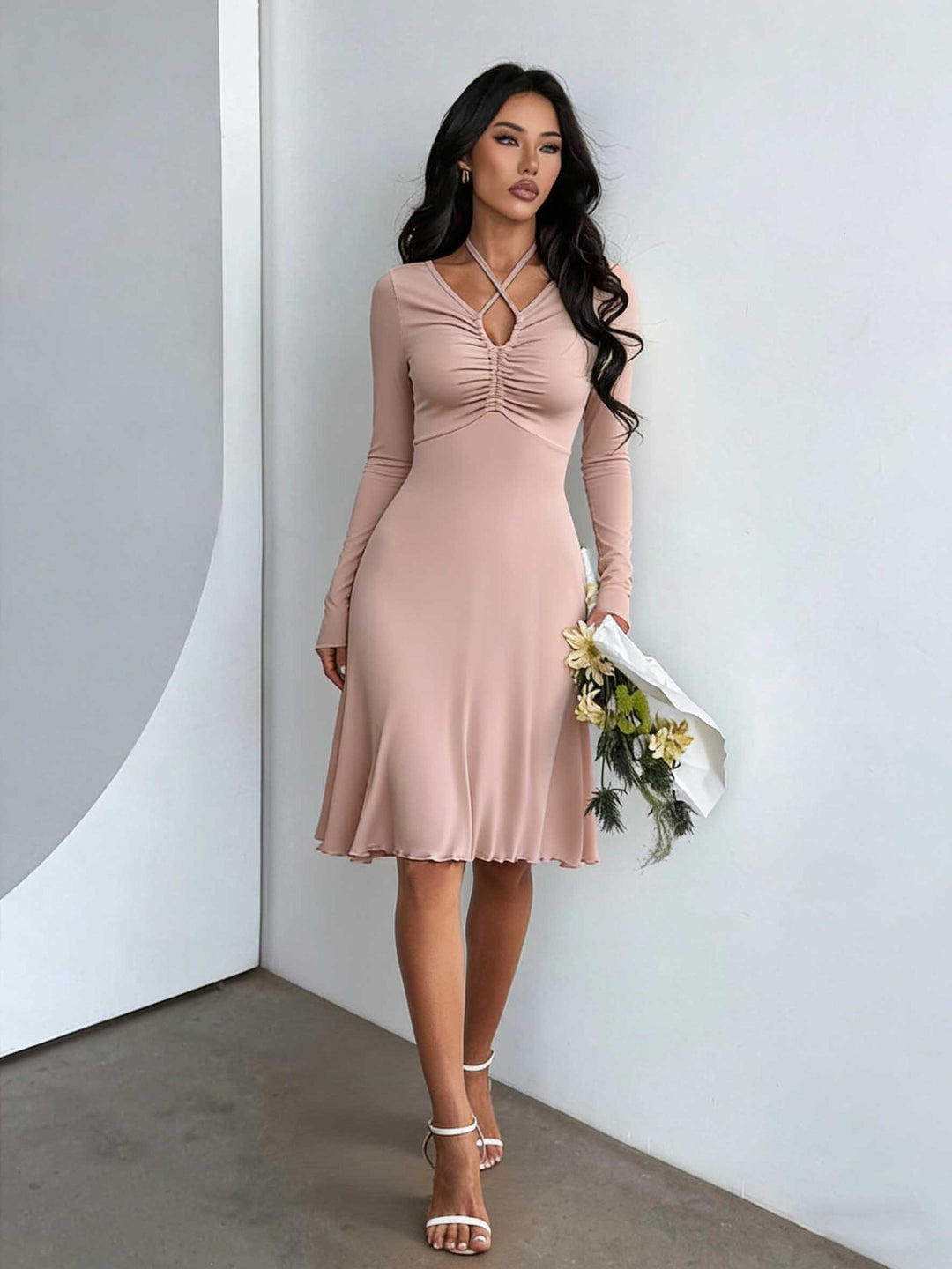 Damen gerafftes A-Linien Midikleid mit gekreuzten Trägern, figurformender Brustpartie und langen Ärmeln – Élara