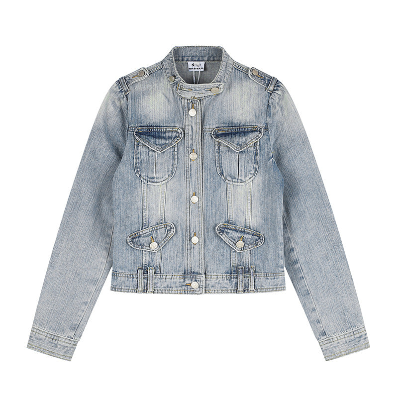 Damen Kurze Jeansjacke im Military-Stil mit Stehkragen, Schulterklappen und Pattentaschen Echoarchiv