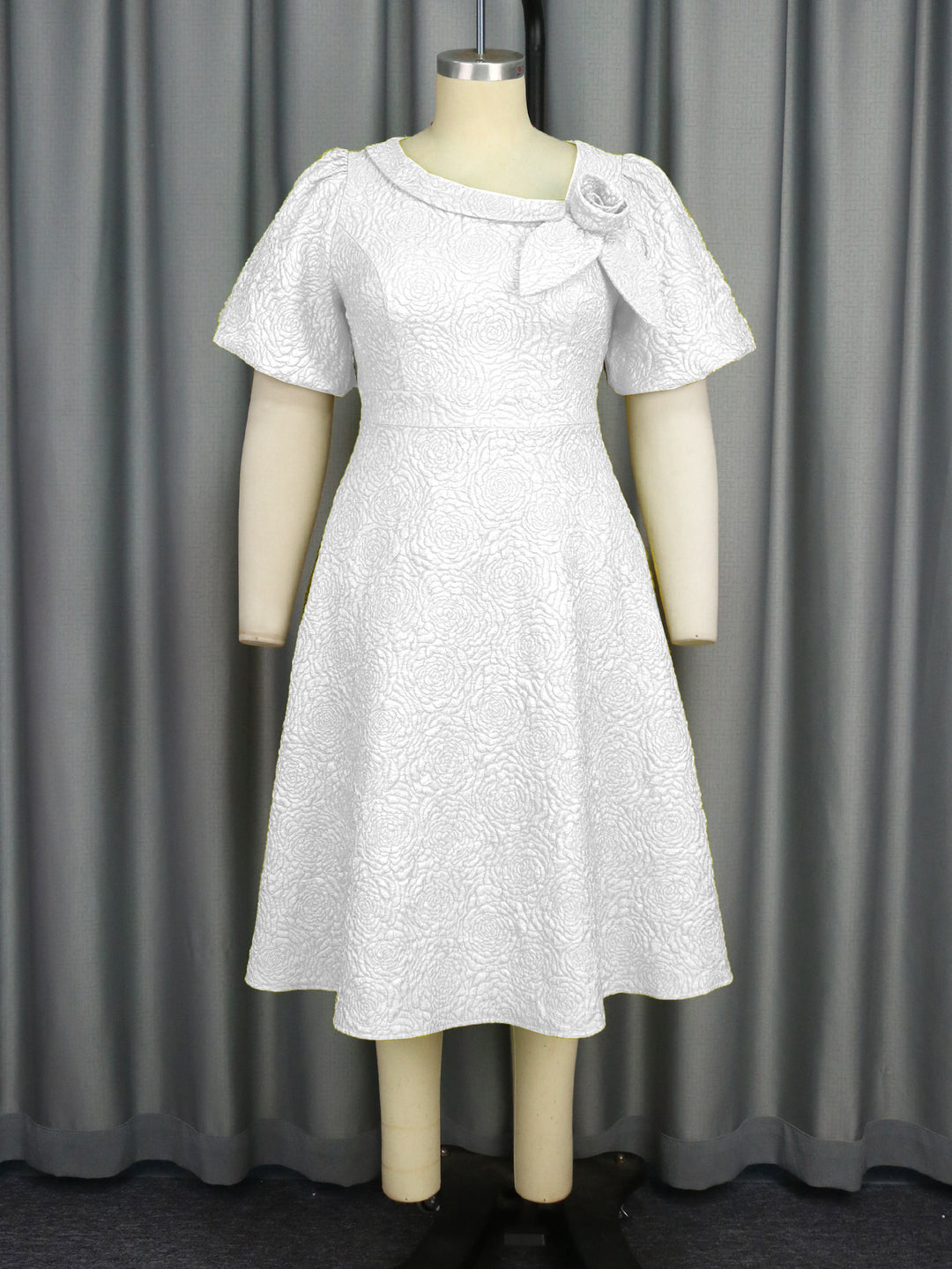 Damen Freizeitkleid mit floralem Strukturmuster Echo Archiv