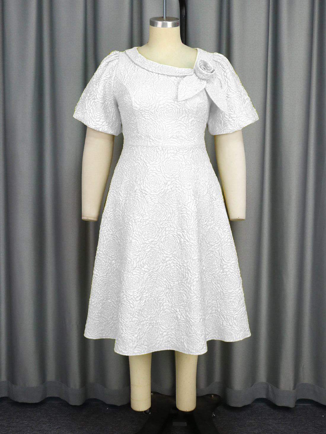 Damen Freizeitkleid mit floralem Strukturmuster – Lunéa