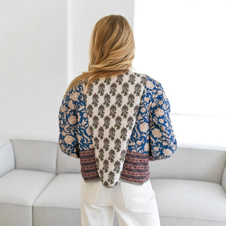 Damen Gesteppte Kurzjacke im Boho‑Patchwork‑Stil mit offenem Vorderteil Echo Archiv