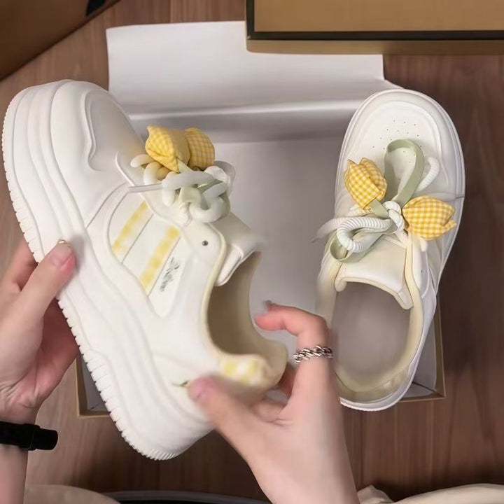 Damen Sneakers mit verspieltem Design und dekorativen Schleifen von Echo Archiv