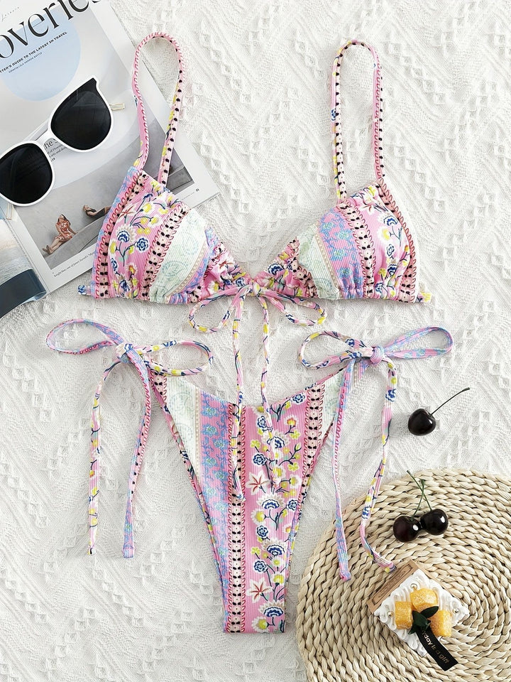 Damen Triangel-Bikini mit verspieltem Design und verstellbaren Trägern Echo Archiv