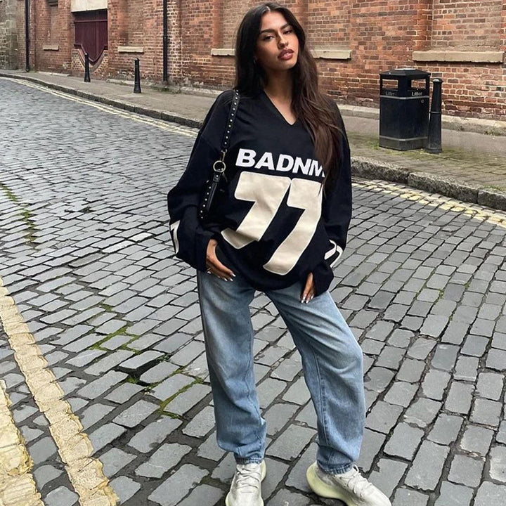 Damen Oversize Sport-Sweatshirt mit V-Ausschnitt und Statement-Print Echo Archiv