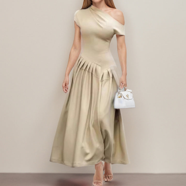 Damen Elegantes Maxikleid mit Plissee-Details Echo Archiv