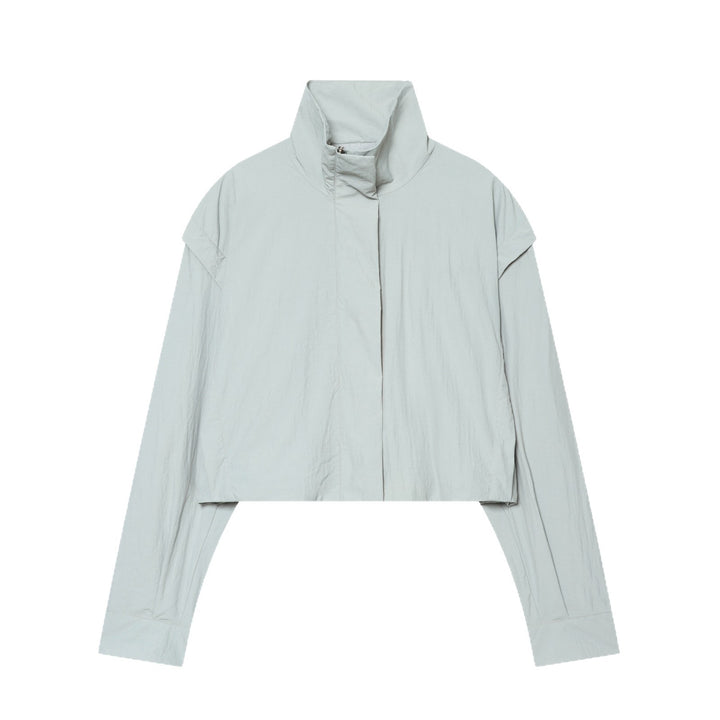 Damen Cropped‑Technikjacke mit hohem Funnelkragen und kastiger Boxy‑Silhouette Echoarchiv