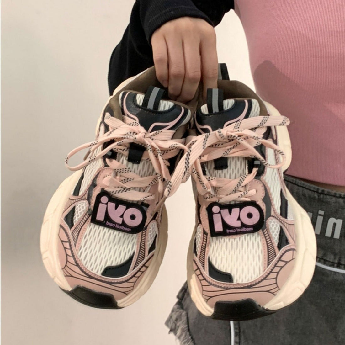 Damen Sportliche Sneakers mit atmungsaktivem Mesh und rutschfester Sohle – Névara