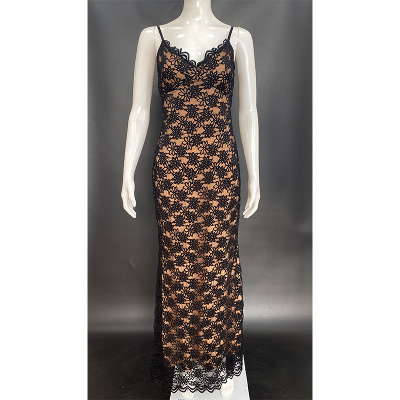 Damen Elegantes Spitzenkleid mit floralen Akzenten Echo Archiv