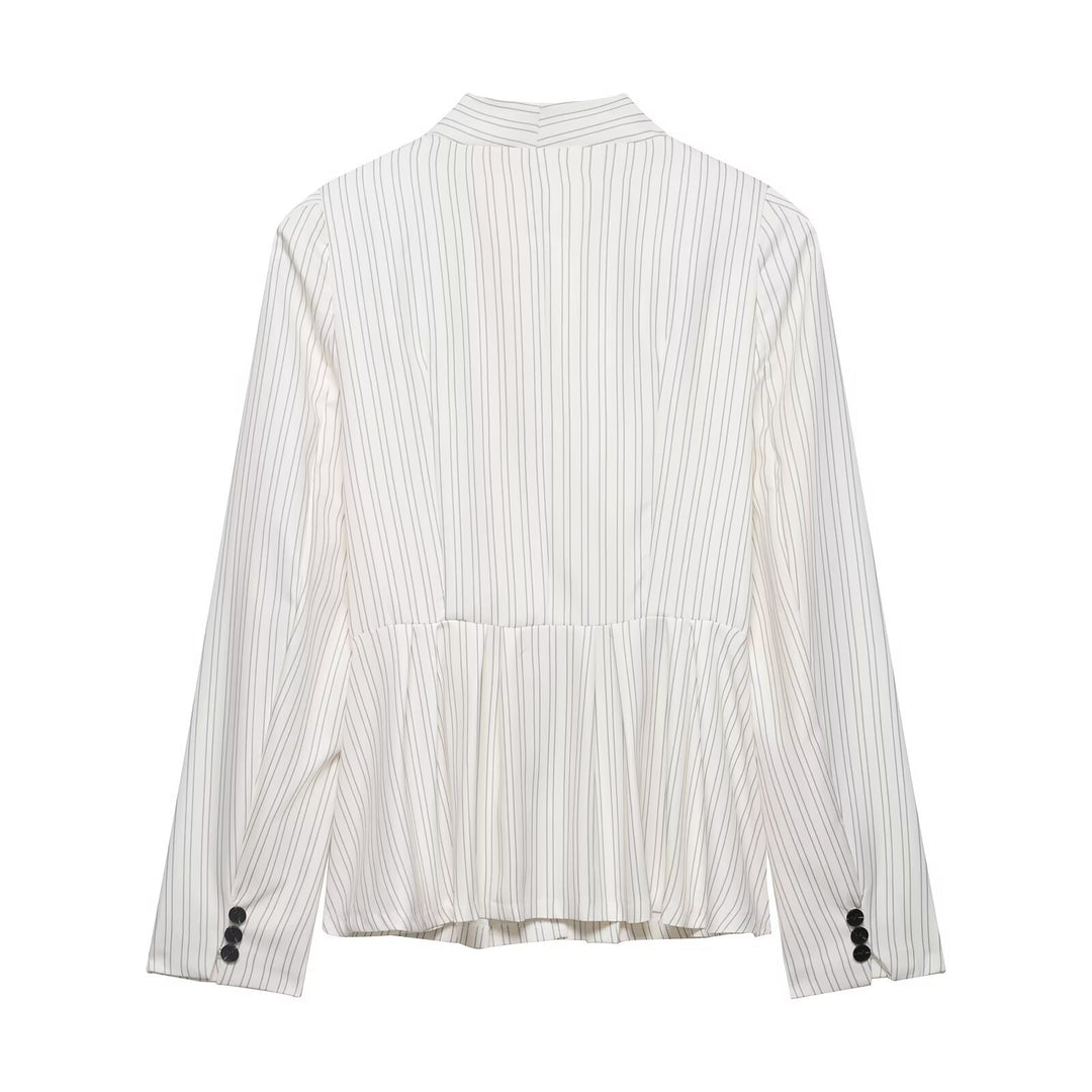 Damen Taillierter Blazer mit Schalkragen, feinen Nadelstreifen und Taillenbetonung Echo Archiv