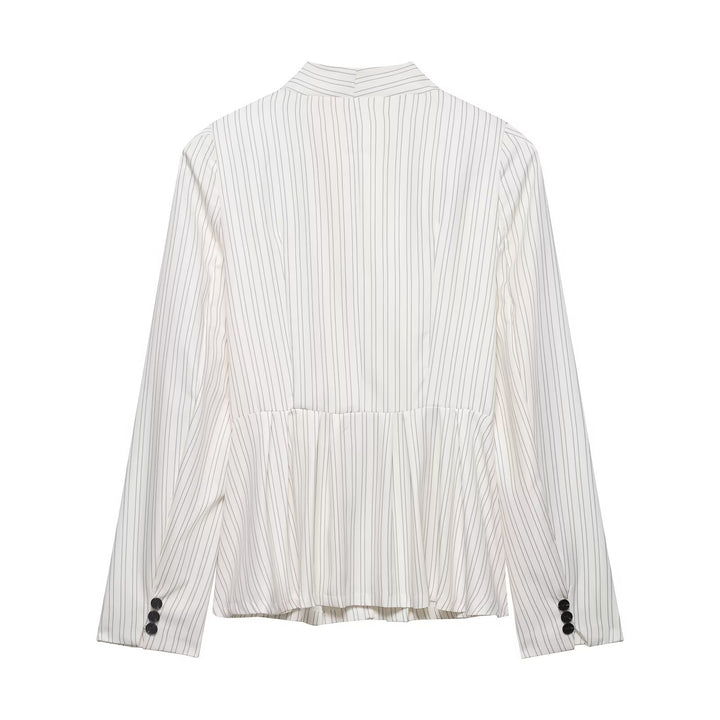 Damen Taillierter Blazer mit Schalkragen, feinen Nadelstreifen und Taillenbetonung Echo Archiv