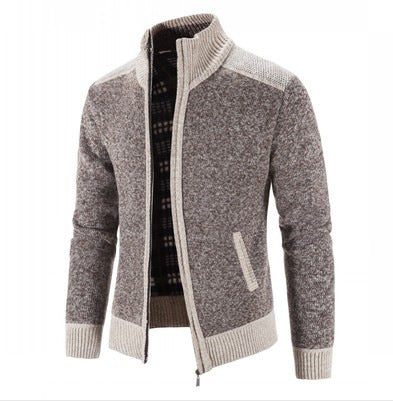 Herren Strickjacke mit hohem Kragen und kariertem Innenfutter Echoarchiv