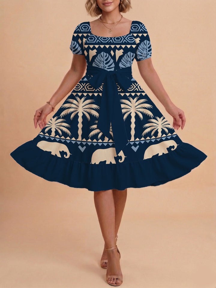 Damen Kleid mit tailliertem Schnitt und verspieltem Blumenmuster Echo Archiv