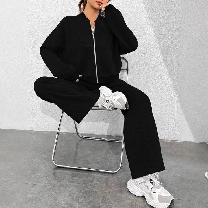 Damen Loungewear-Set mit kurzem Reißverschluss-Bomber und weiter High-Waist Jogginghose – Élanora