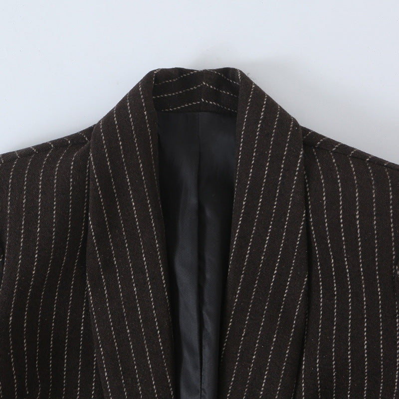 Damen Nadelstreifen-Blazer mit Schalkragen und leicht taillierter Silhouette Echo Archiv
