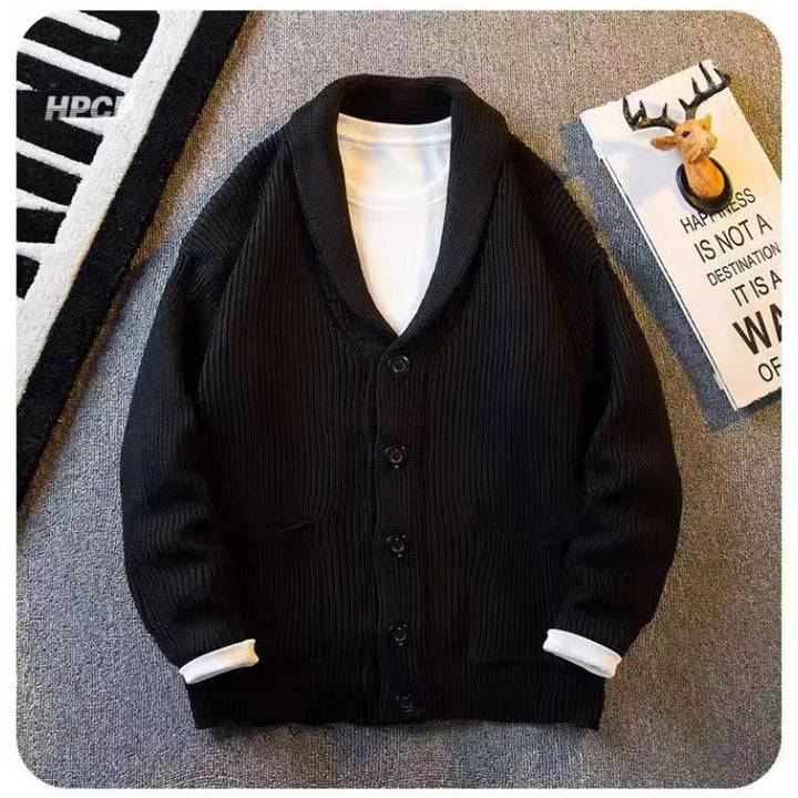 Herren Schalkragen-Cardigan aus grobem Rippstrick mit Taschen & Knopfleiste Echoarchiv