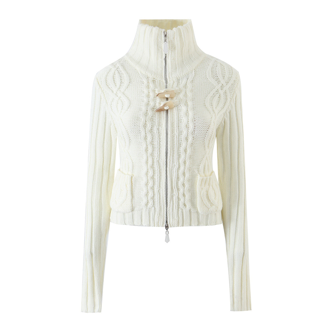 Damen Kurze Strickjacke mit Stehkragen, Zopfmuster, Holzknopf‑Toggles und Taschen Echoarchiv